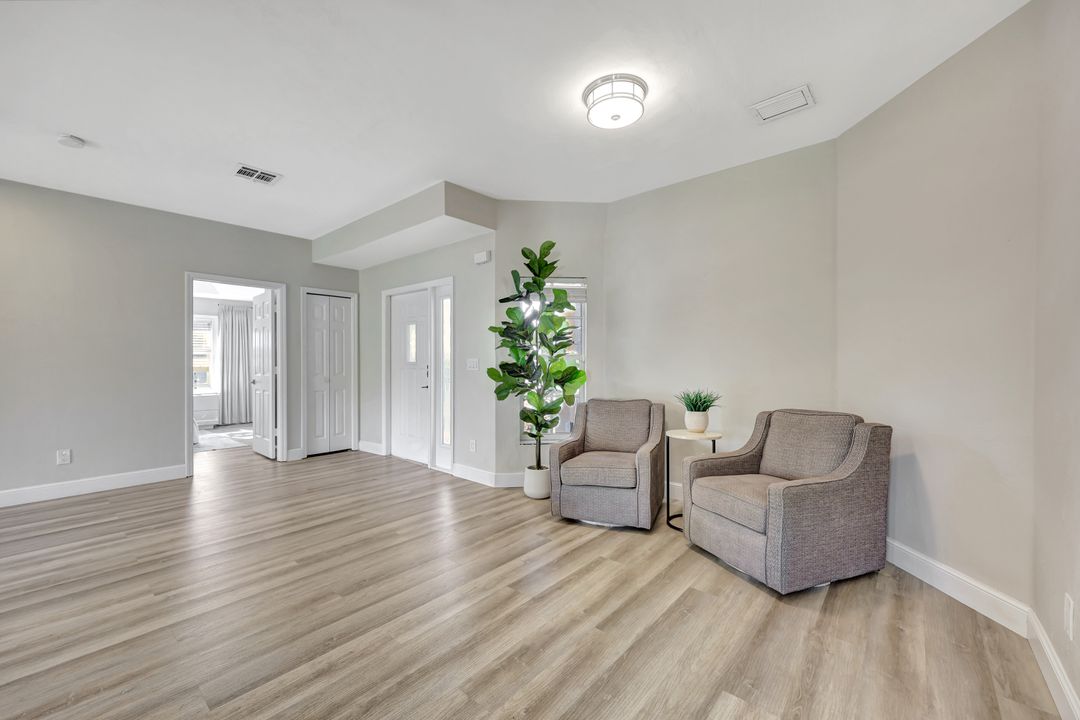 5138 Kristin Ct, Naples, FL 34105