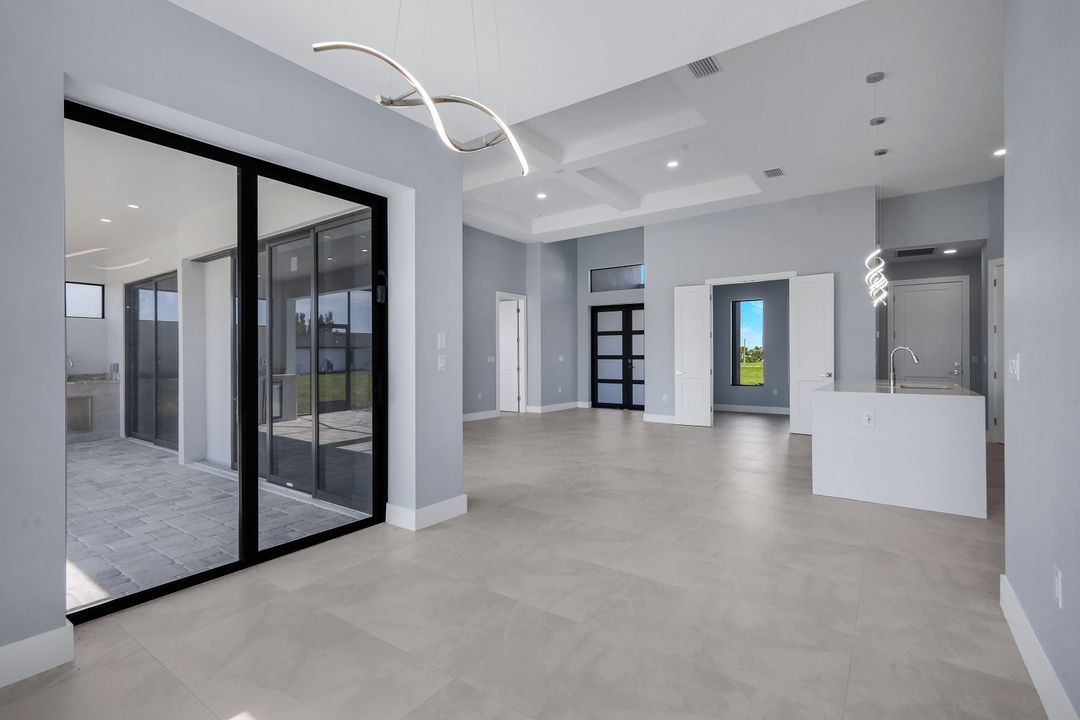 3842 NW 43rd Pl, Cape Coral, FL 33993