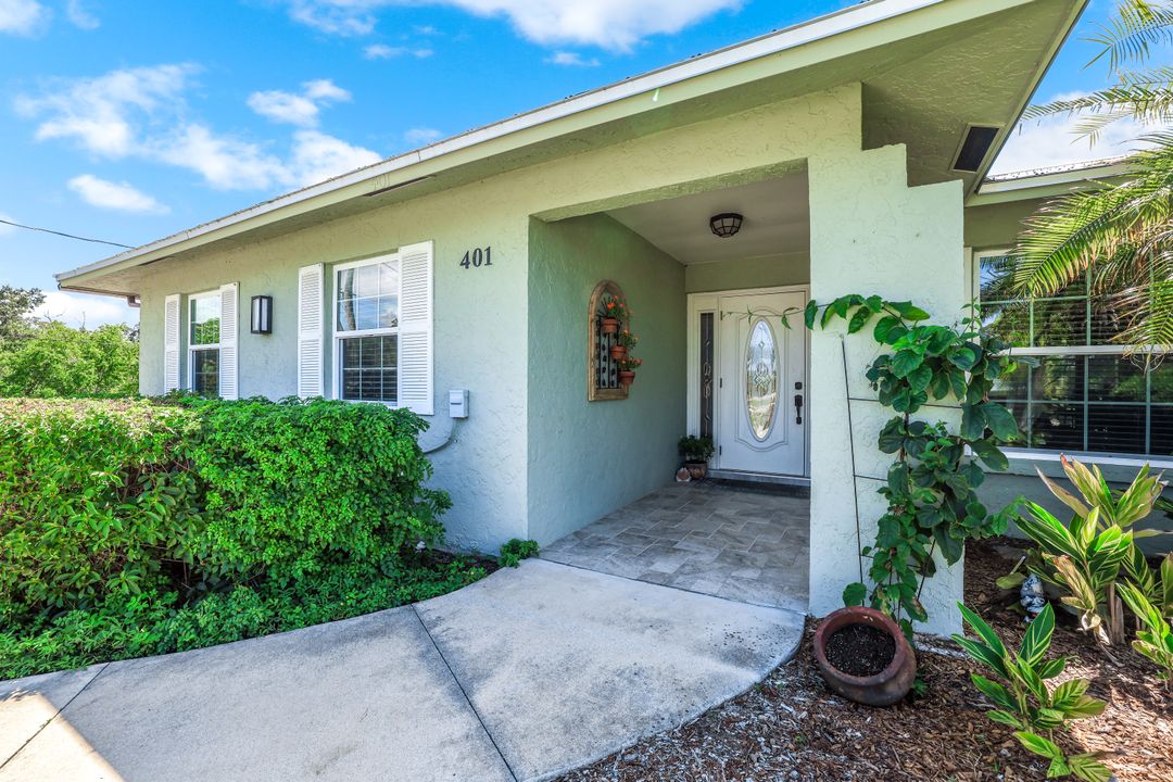 401 Panay Ave, Naples, FL 34113