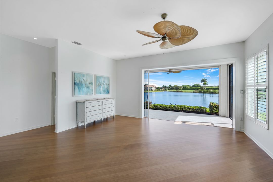 2153 Paget Cir, Naples, FL 34112