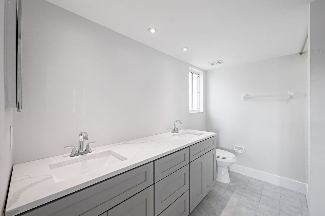 7800 Emerald Cir #b104, Naples, FL 34109