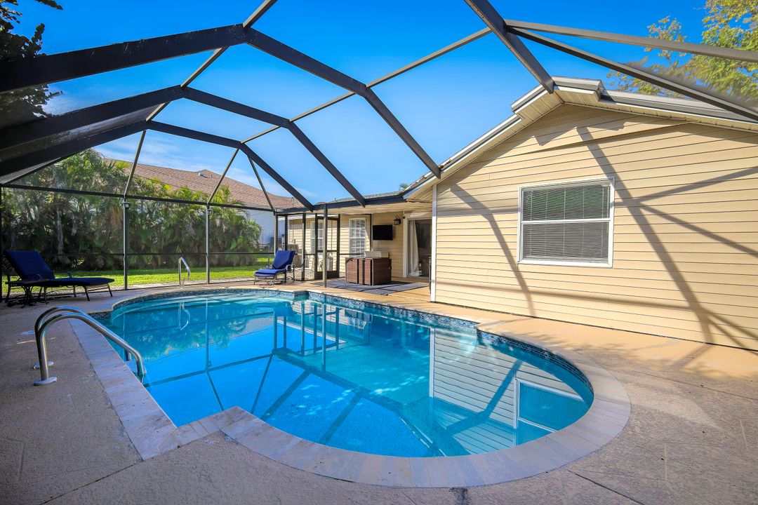 1319 SW 9th Ct, Cape Coral, FL 33991