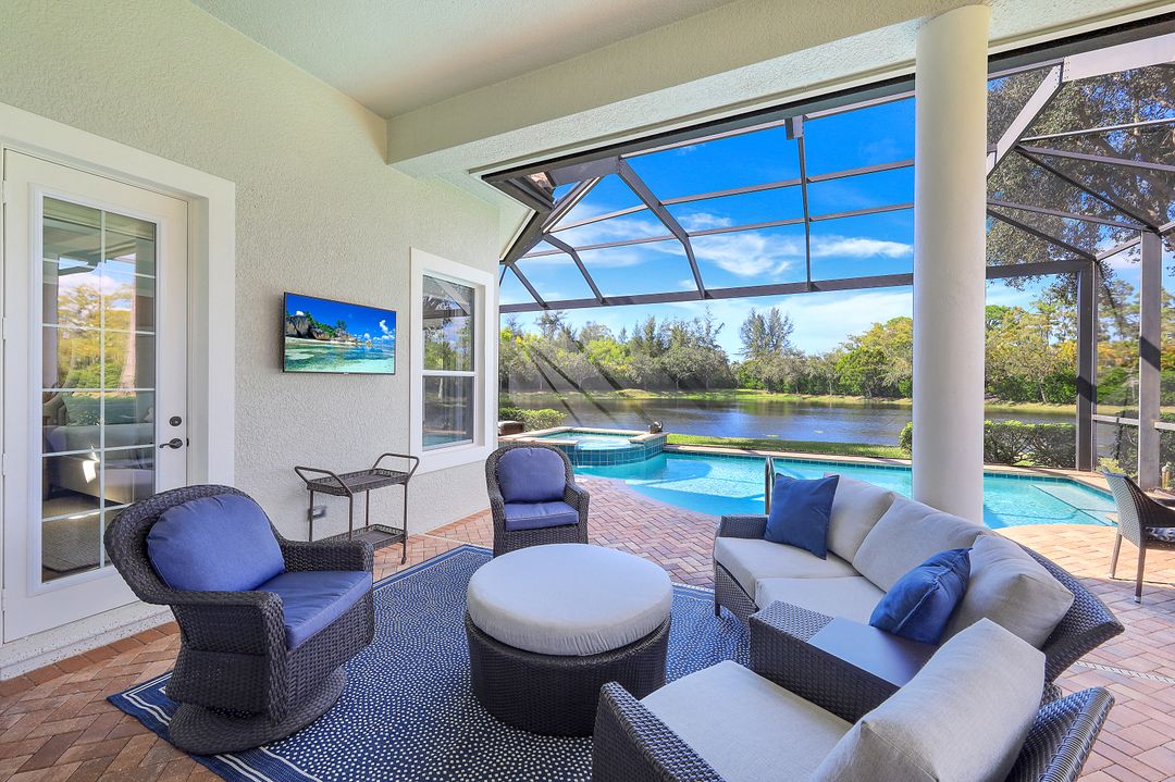 3086 Aviamar Cir, Naples, FL 34114