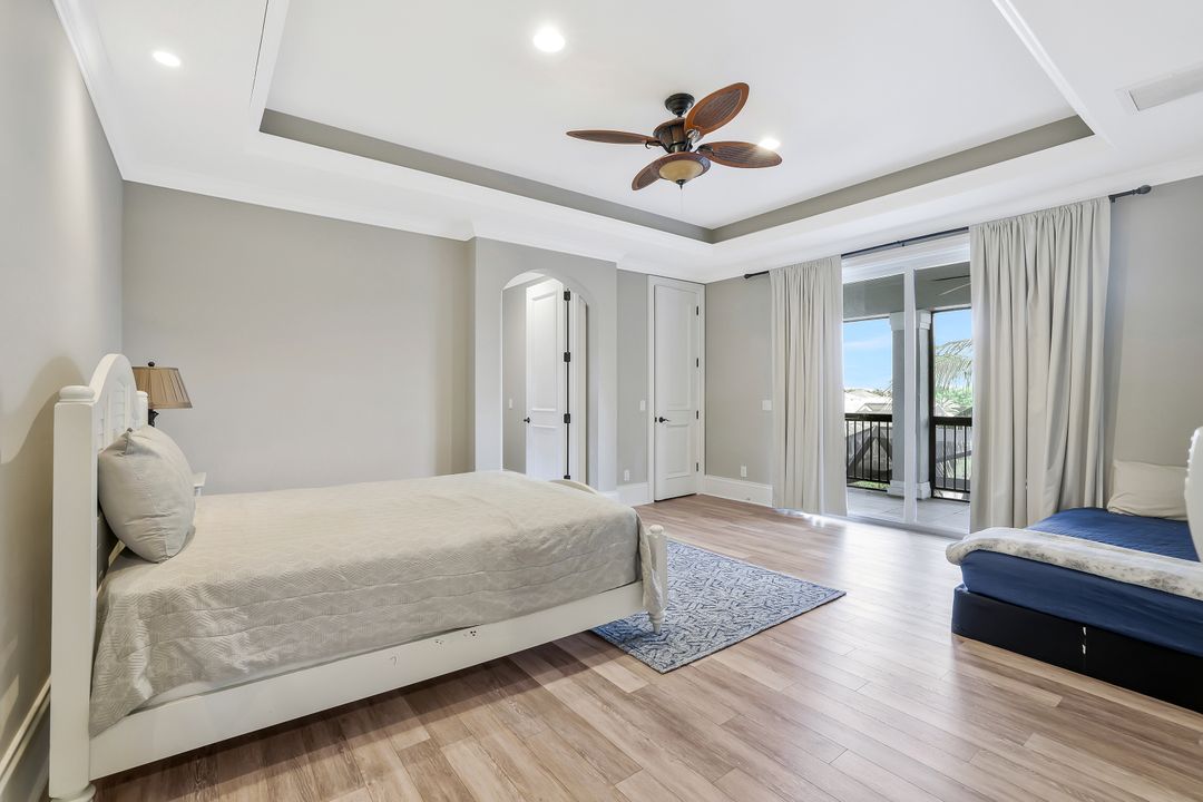541 Taylor Ct, Marco Island, FL 34145