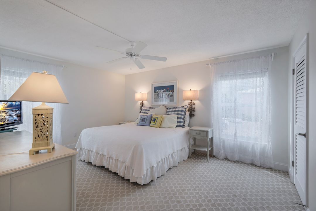 1910 Gulf Shore Blvd N #207, Naples, FL 34102
