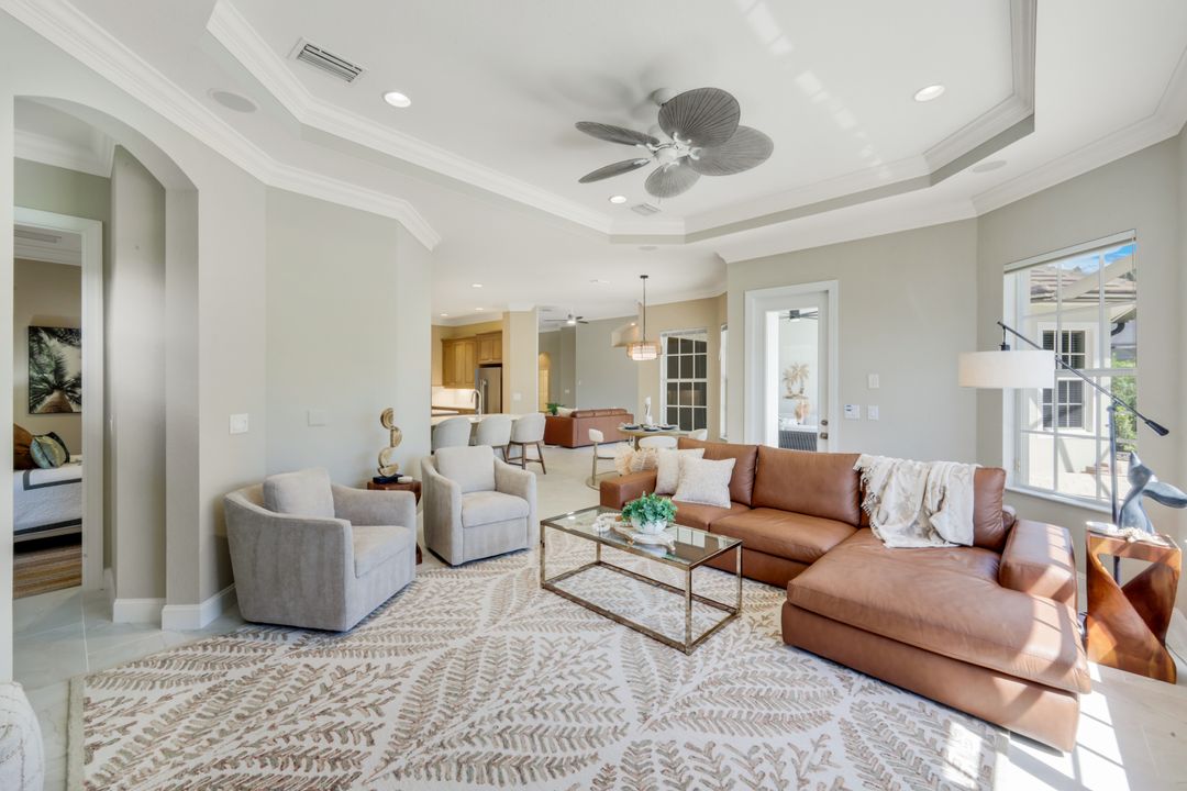 8810 Spinner Cove Ln, Naples, FL 34120