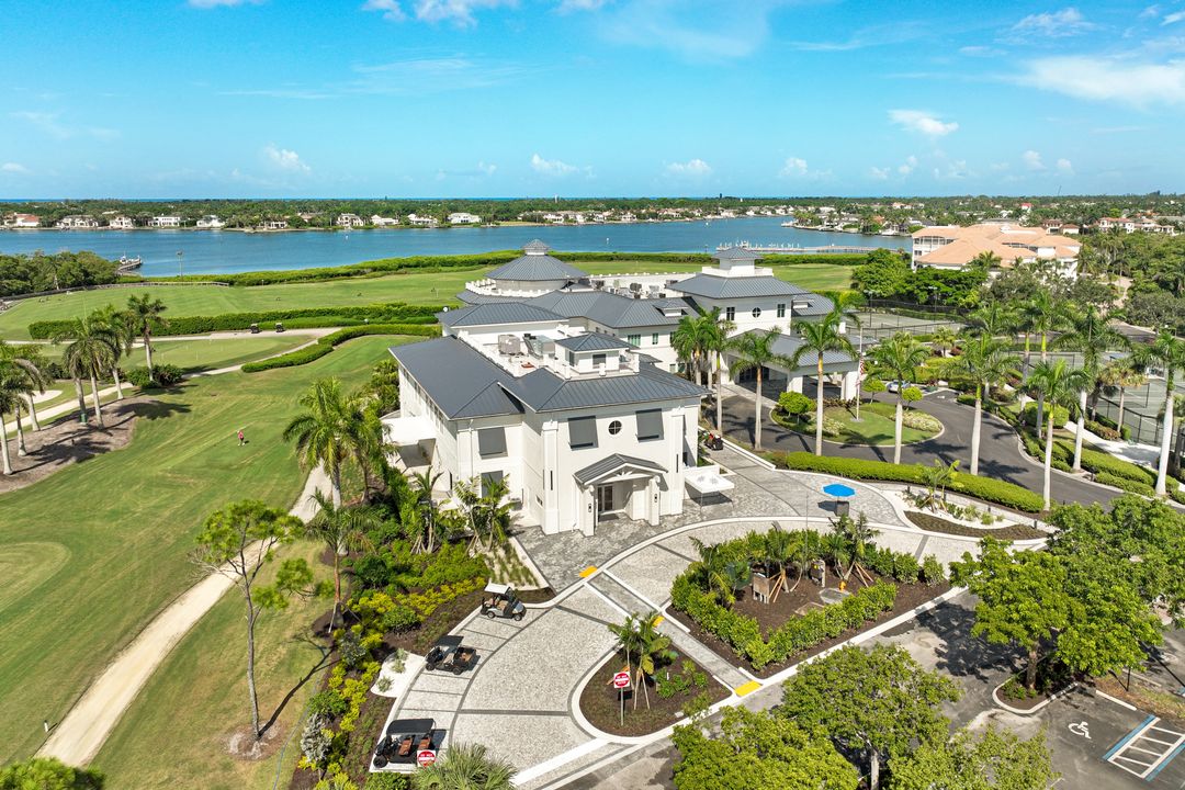2153 Paget Cir, Naples, FL 34112