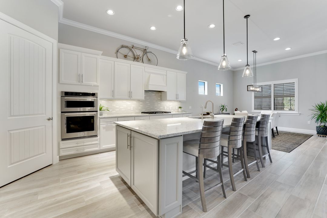 7597 Blackberry Dr, Naples, FL 34114