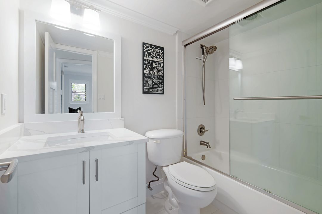 300 Forest Lakes Blvd #112, Naples, FL 34105