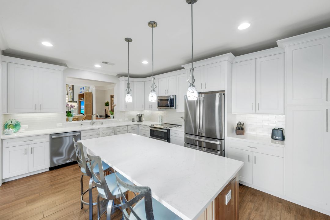 11426 Quail Village Way, Naples, FL 34119