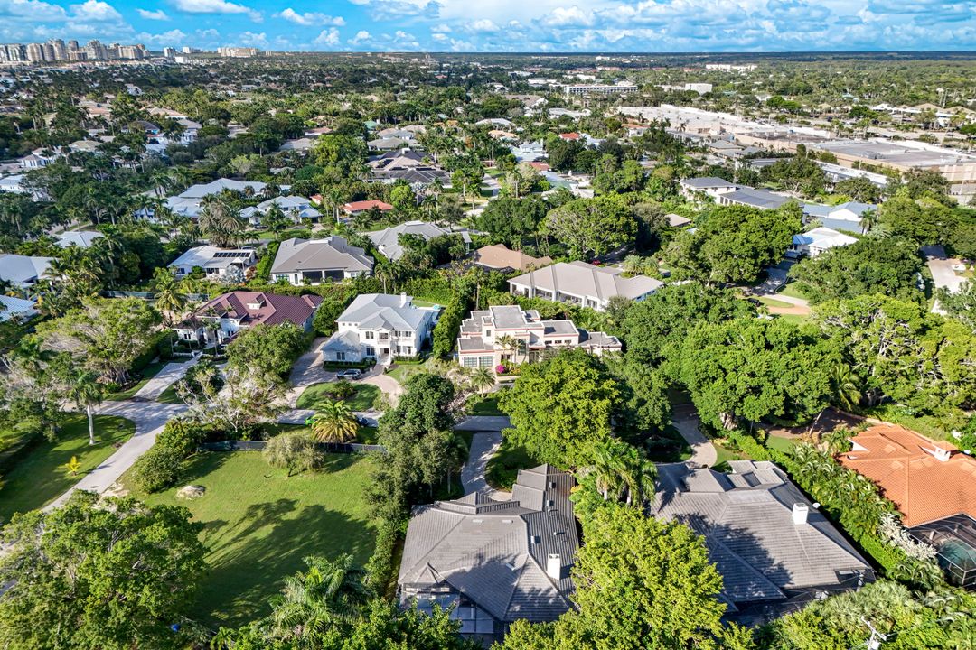 602 Springline Dr, Naples, FL 34102