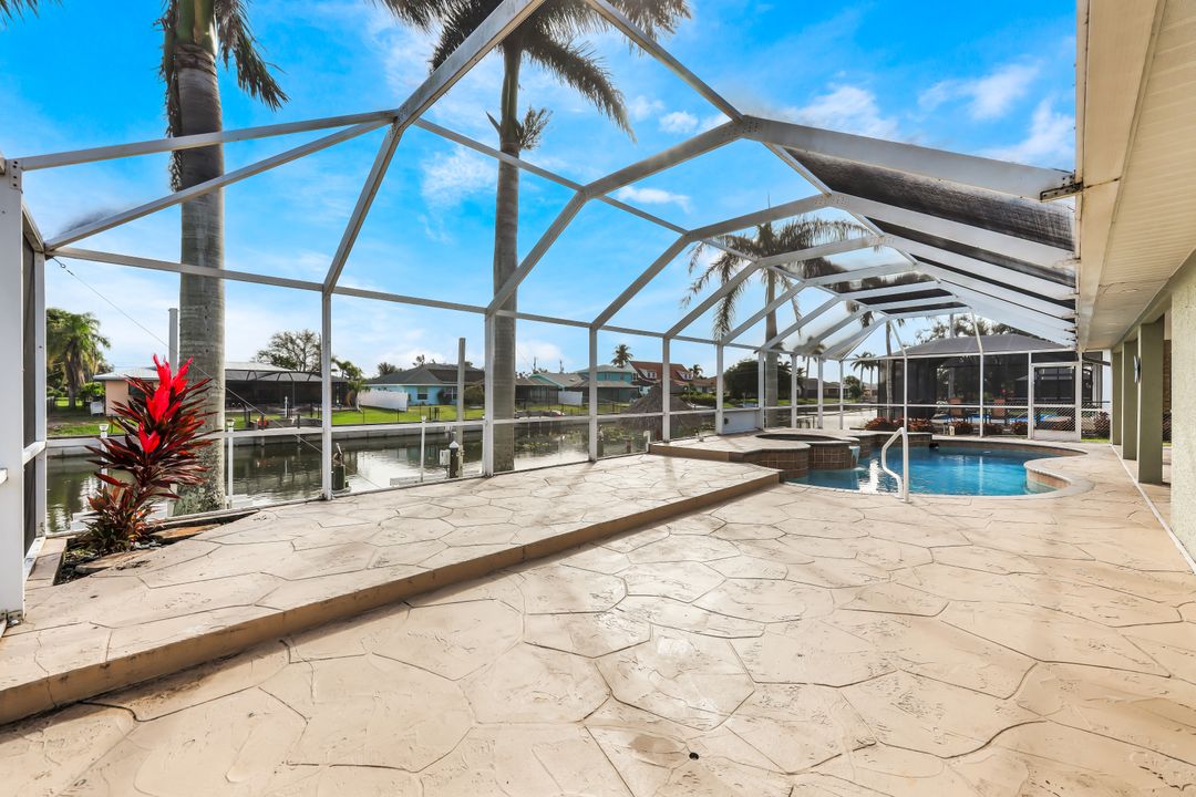 3325 SW 5th Pl, Cape Coral, FL 33914