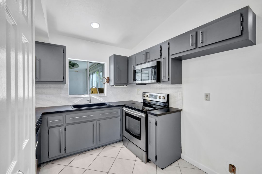 18383 Useppa Rd, Fort Myers, FL 33967