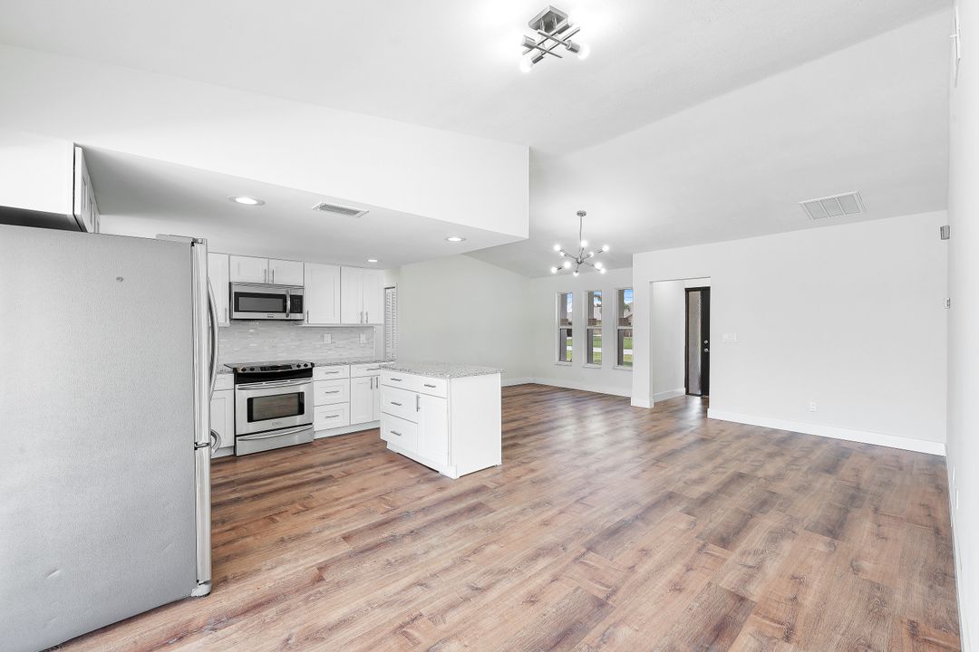 315 SE 16th Terrace, Cape Coral, FL 33990