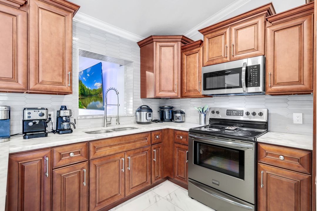 3421 24th Ave NE, Naples, FL 34120