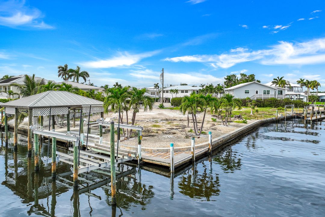 20 Avenida Carita, Fort Myers Beach, FL 33931