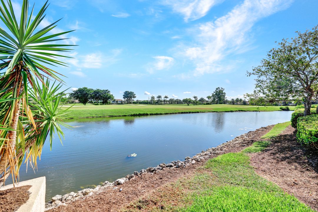 10339 Quail Crown Dr, Naples, FL 34119