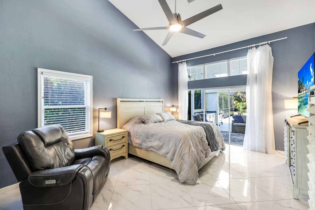 547 Cormorant Cove, Naples, FL 34113