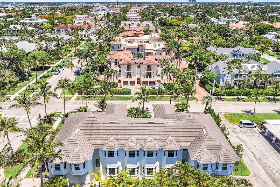 510 2nd St S, Naples, FL 34102
