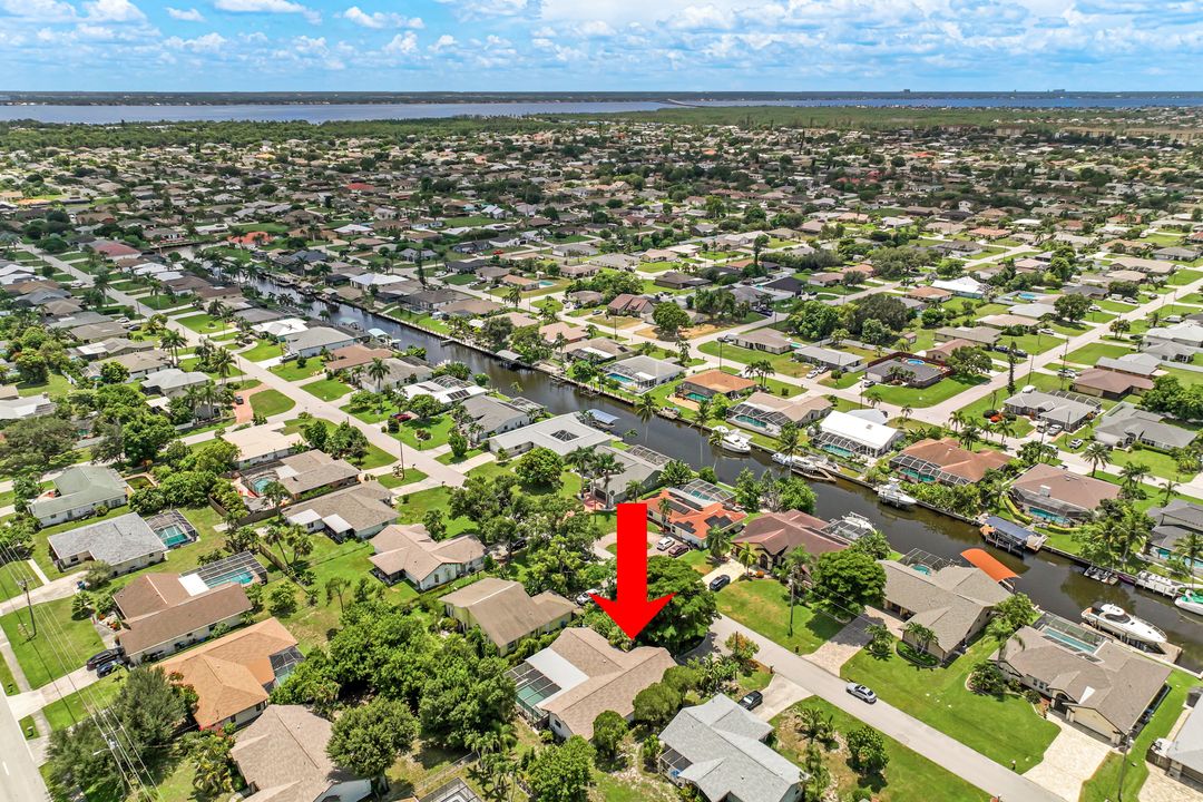 1725 SE 9th Terrace, Cape Coral, FL 33990