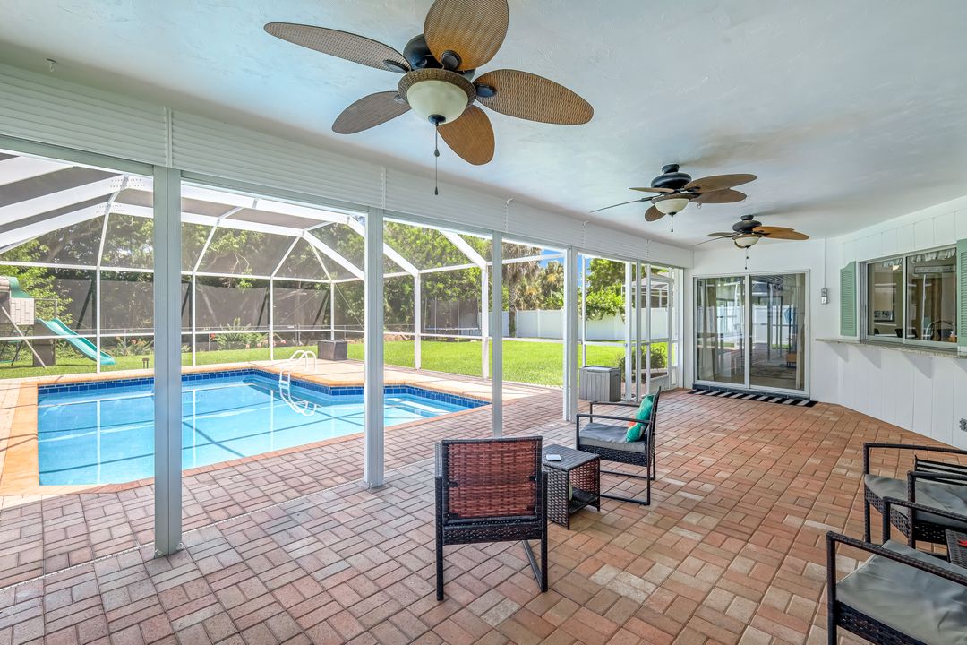 539 Cypress Way E, Naples, FL 34110