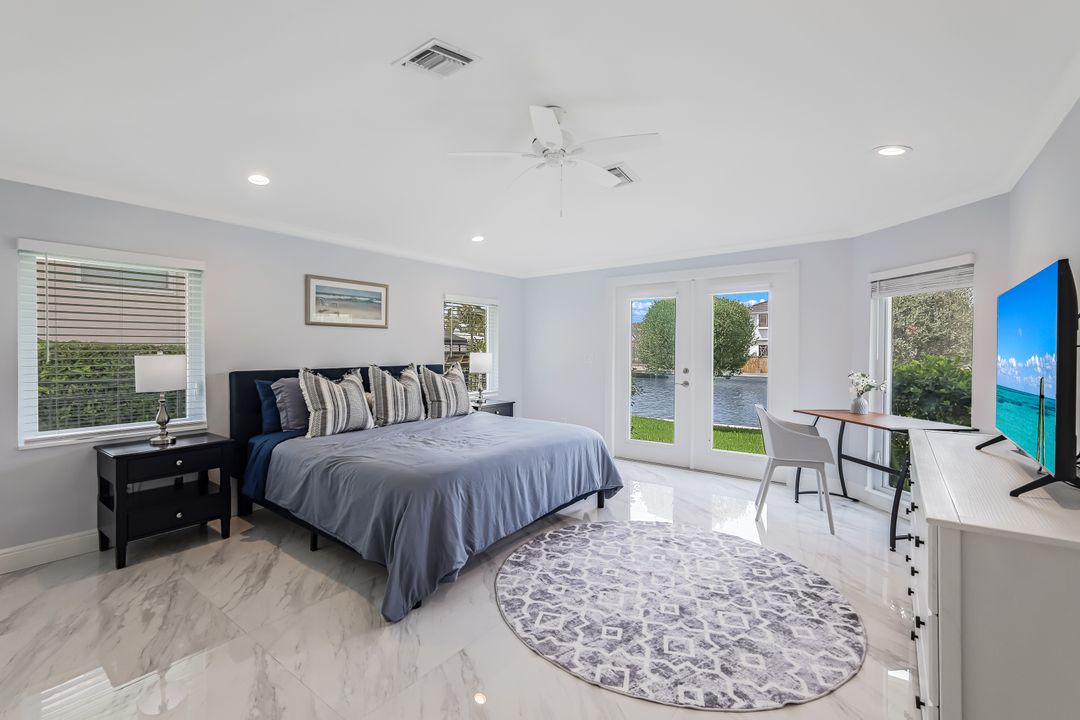 455 Bayside Ave, Naples, FL 34108