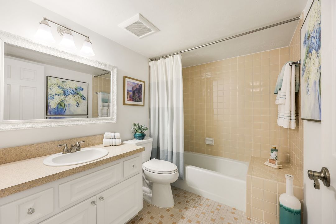 940 Palm View Dr #115, Naples, FL 34110