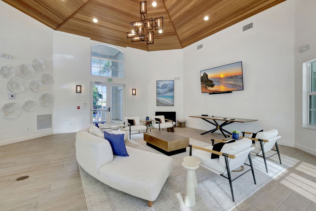 410 Flagship Dr #501, Naples, FL 34108