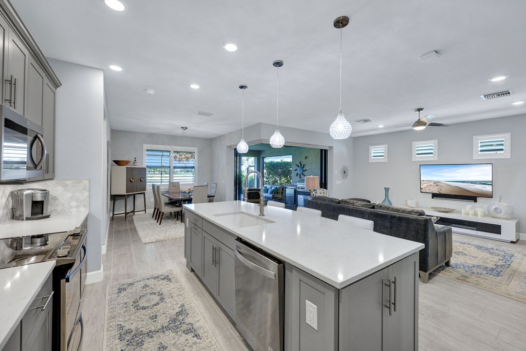 19572 Utopia Ln, Estero, FL 33913