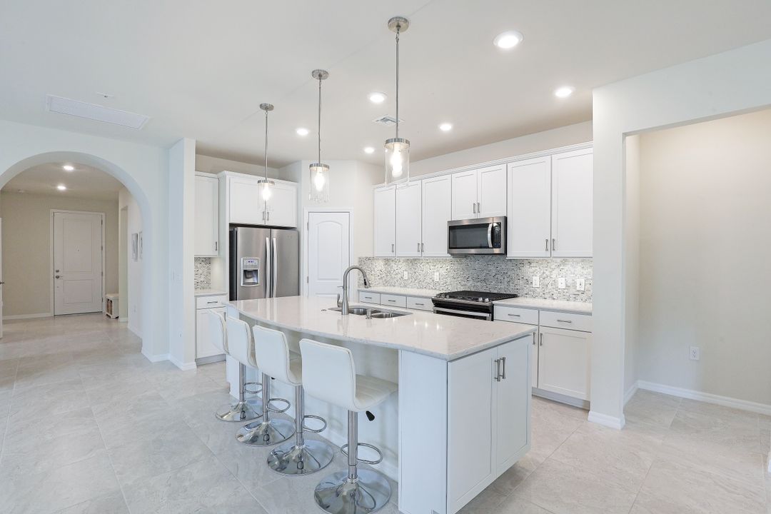 7266 Wilton Dr N, Naples, FL 34109