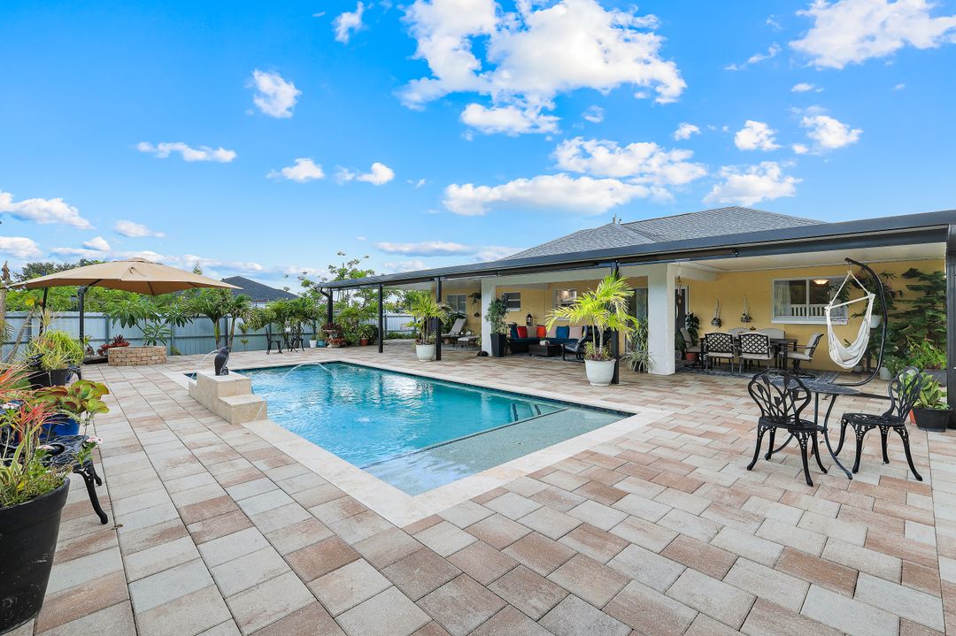 1006 NE 2nd Pl, Cape Coral, FL 33909