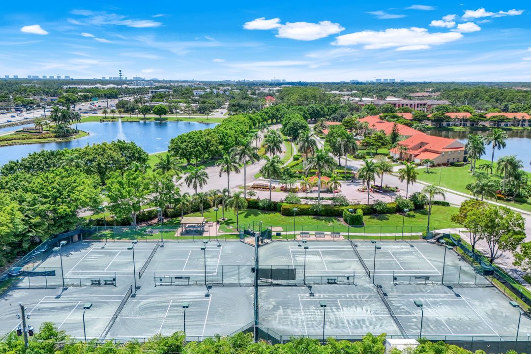 2440 Millcreek Ln #102, Naples, FL 34119