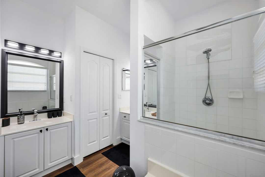 6585 Castlelawn Pl, Naples, FL 34113