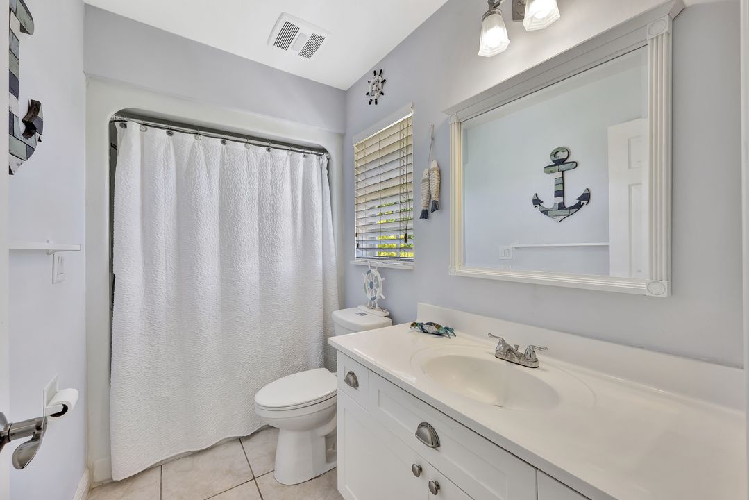 1817 Piccadilly Cir, Cape Coral, FL 33991