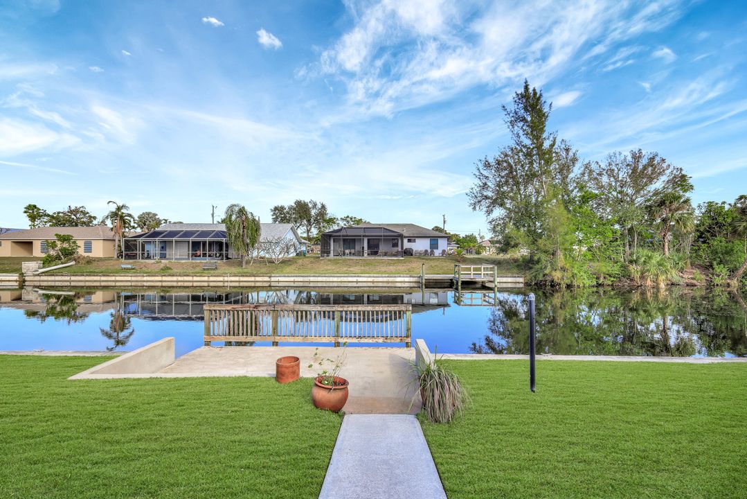 1705 SE 7th St, Cape Coral, FL 33990