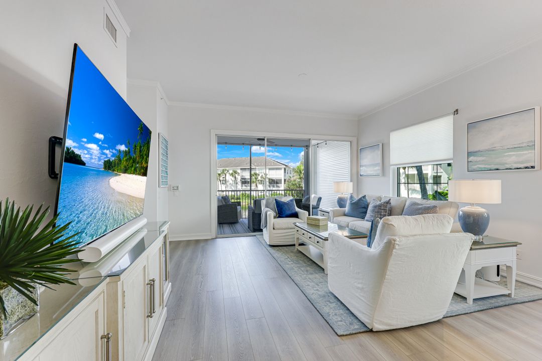 805 Bentwater Cir #104, Naples, FL 34108