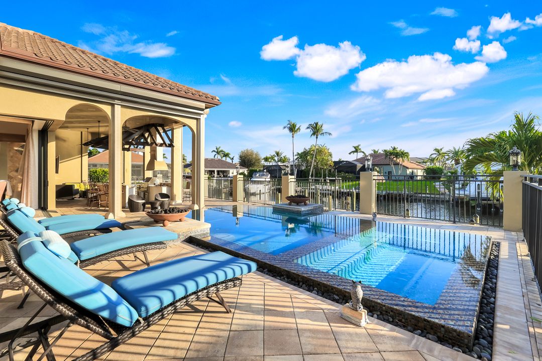 2304 El Dorado Pkwy W, Cape Coral, FL 33914