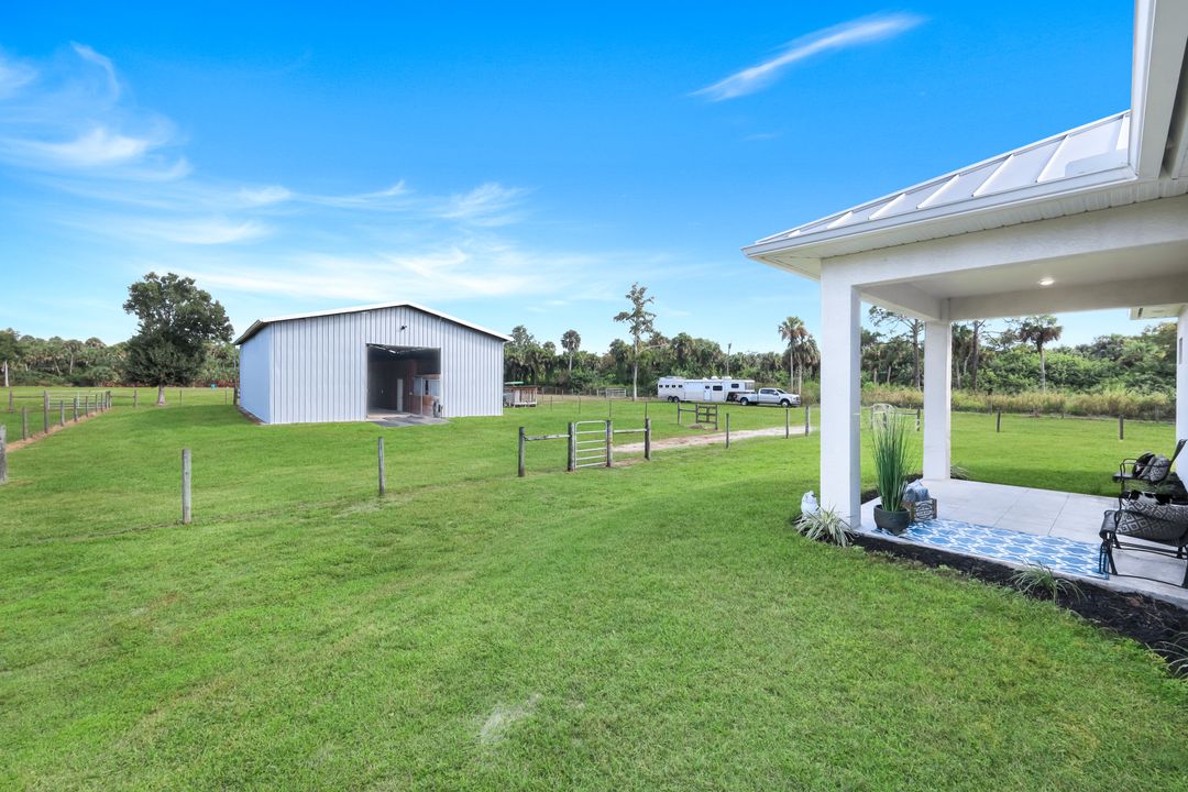 1960 Moulder Dr, Naples, FL 34120