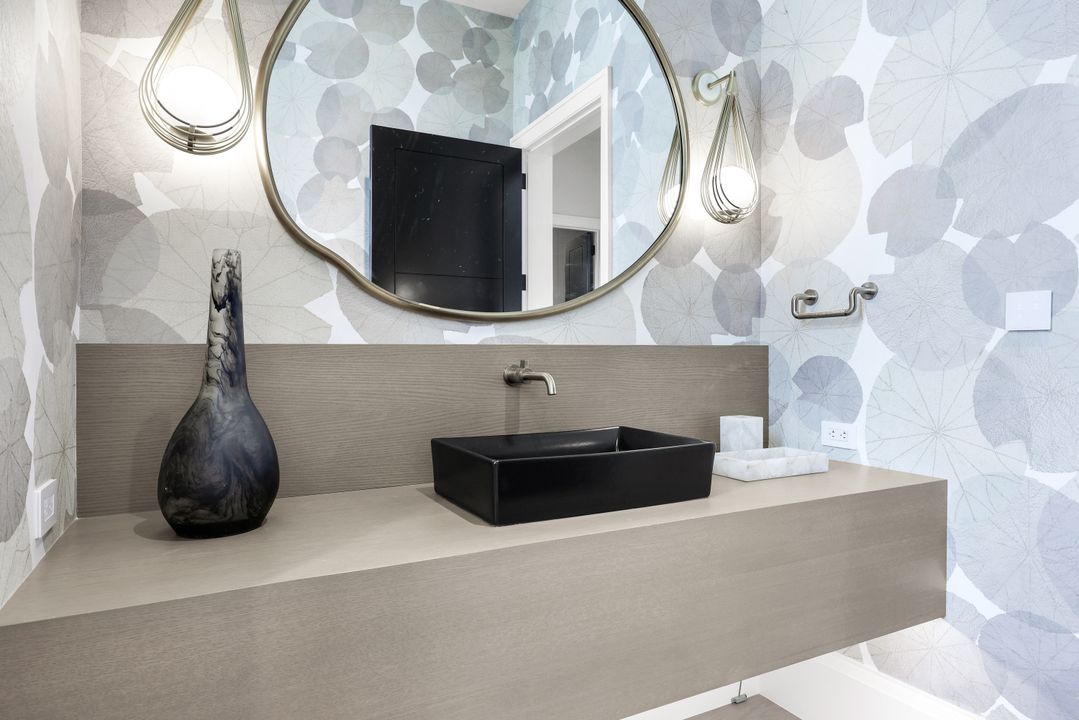 476 Palm Cir W, Naples, FL 34102