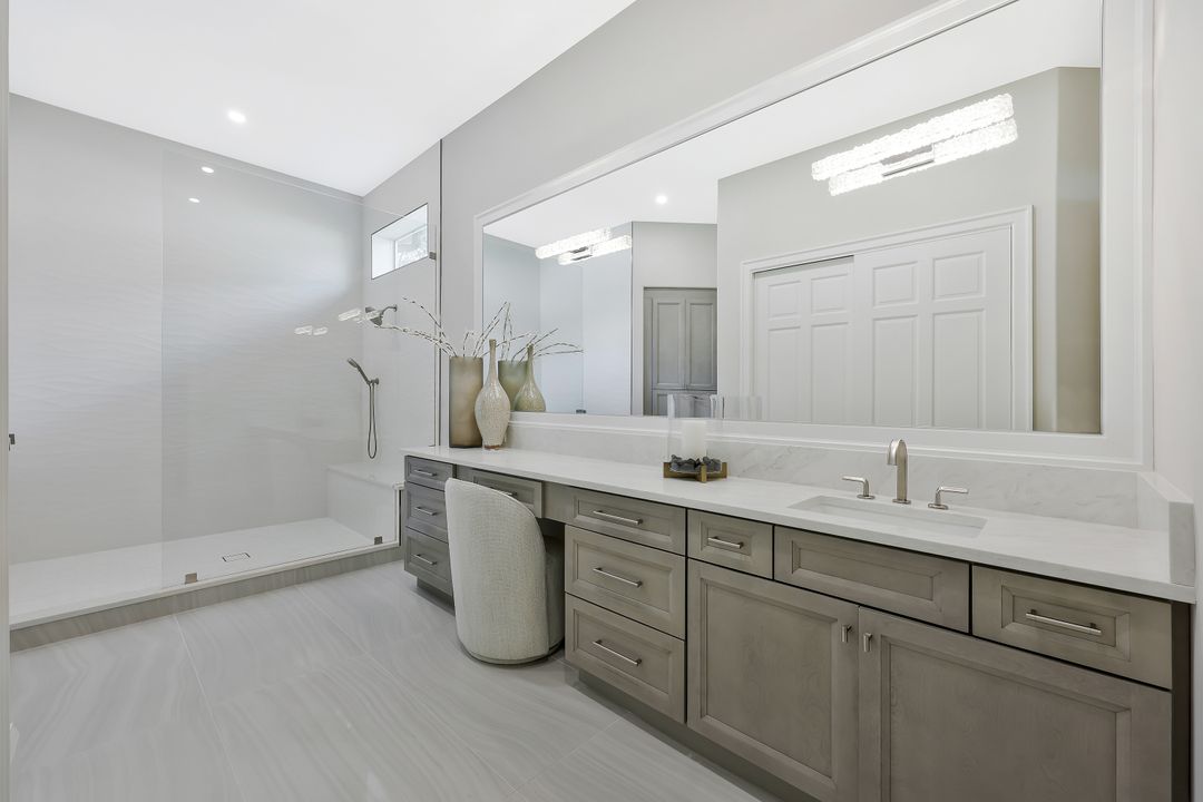 470 Terra Vista Ct, Naples, FL 34119