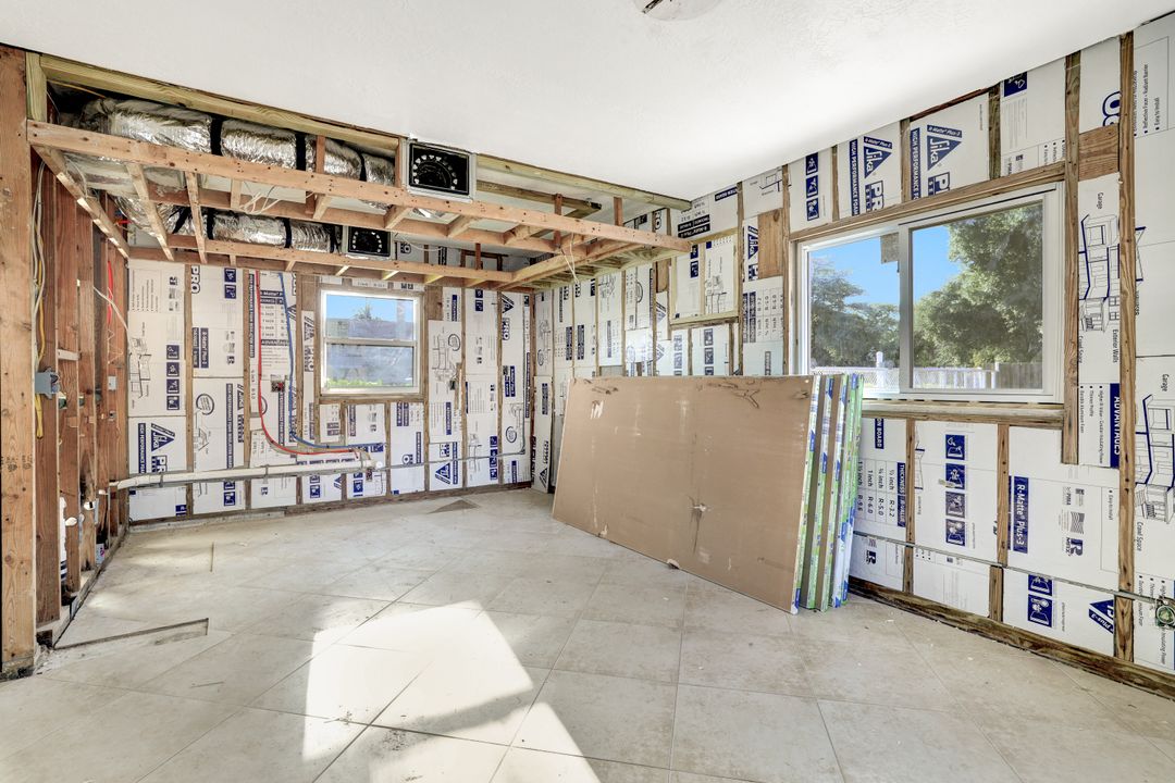 2590 First St #101, Fort Myers, FL 33901