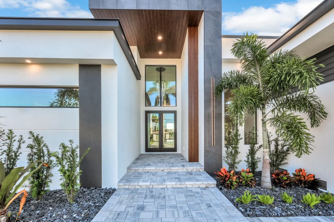 122 SW 58th St, Cape Coral, FL 33914