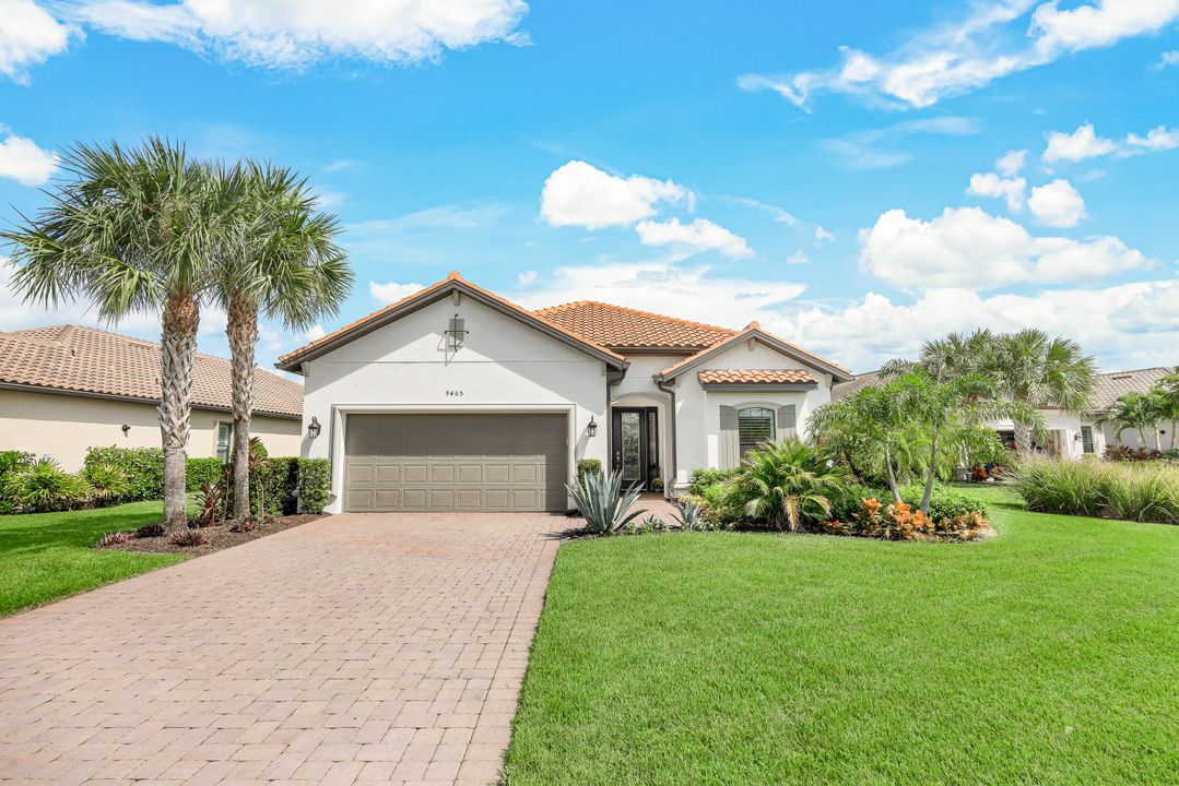 9465 Terresina Dr, Naples, FL 34119