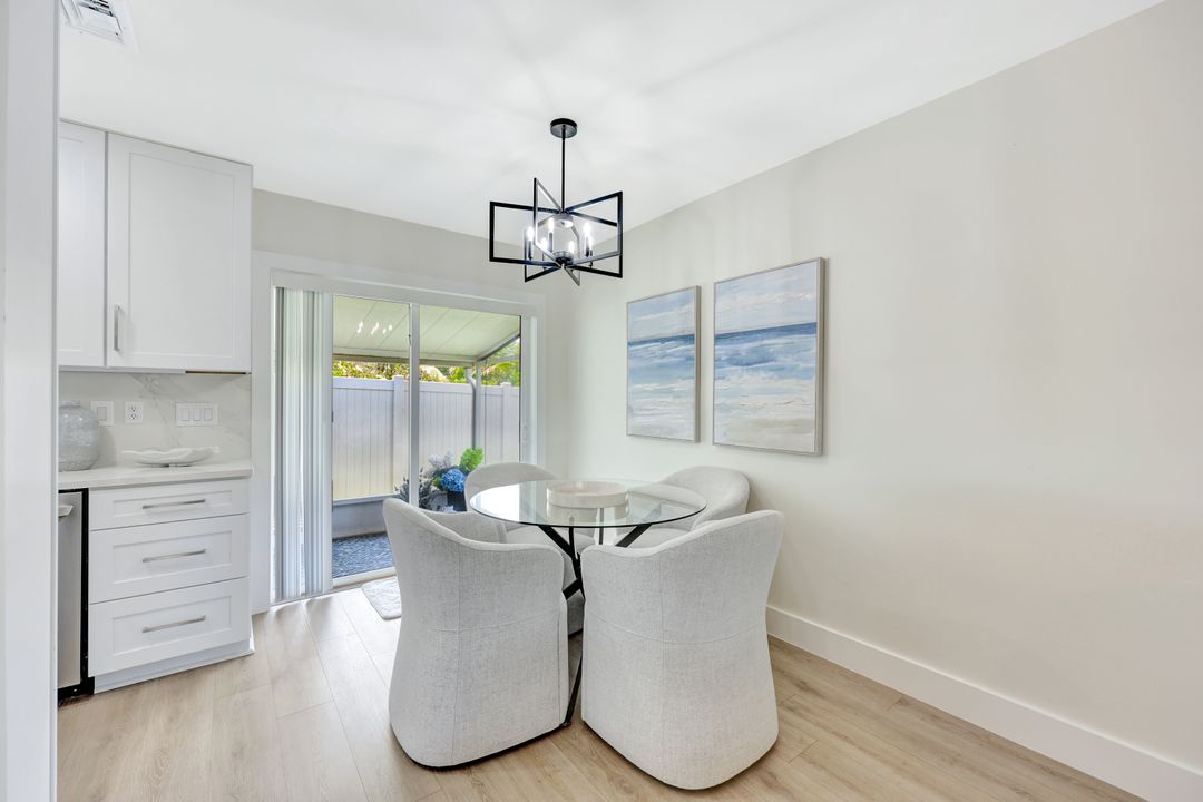 600 98th Ave N #B, Naples, FL 34108