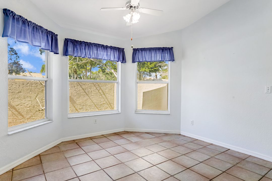 337 Emerald Bay Cir #U1, Naples, FL 34110