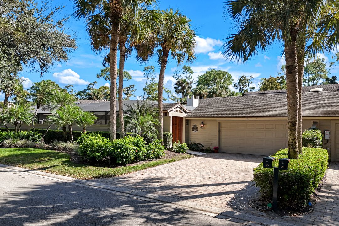 370 Edgemere Way N, Naples, FL 34105