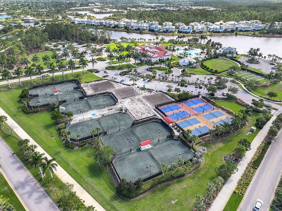 6177 Megans Bay Dr, Naples, FL 34112