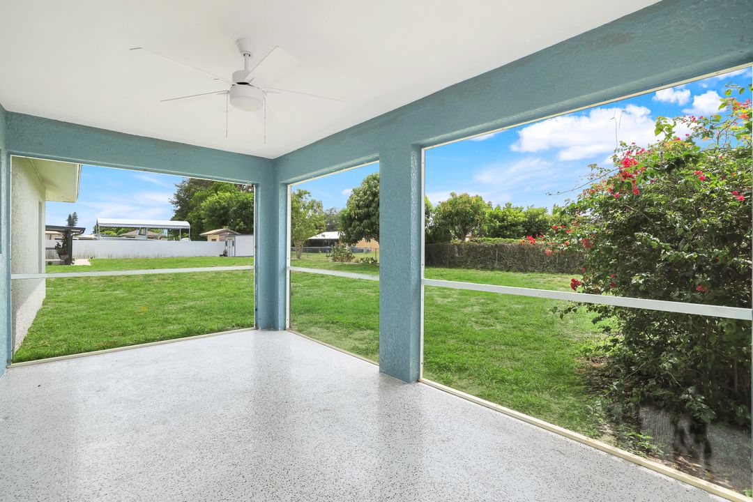 1717 43rd St SW, Naples, FL 34116