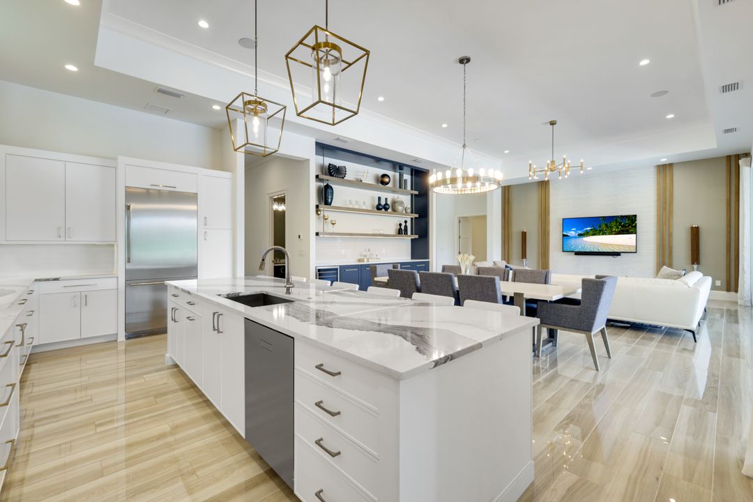 9937 Montiano Dr, Naples, FL 34113