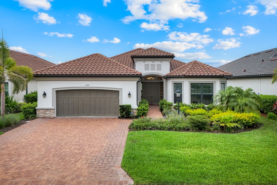 11641 Canal Grande Dr, Miromar Lakes, FL 33913
